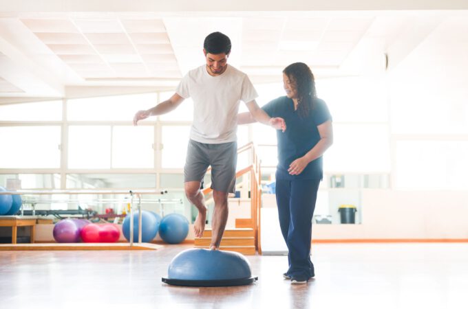Physical Therapist – A Rewarding Career That Pays Well and Has a Solid Outlook